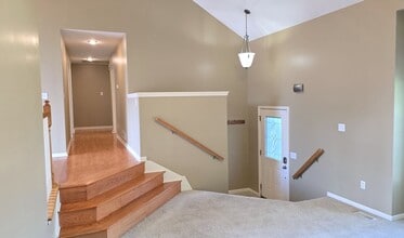 Building Photo - 2132 Shenandoah Dr
