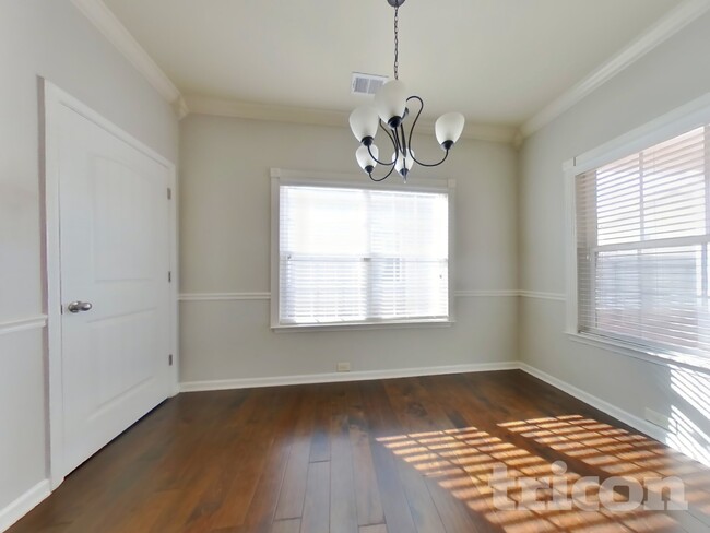 Building Photo - 21 Howard Ave