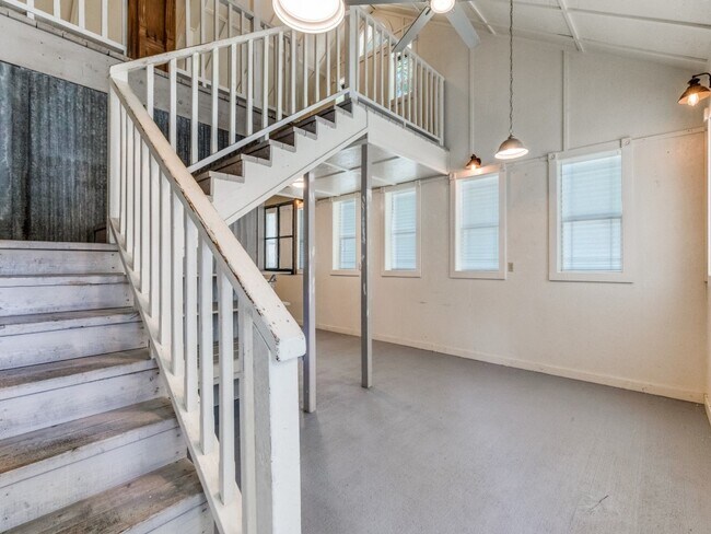 Foto del edificio - 1005 Center Cir