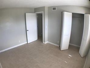 Primary Photo - 550 SW 2nd Ave