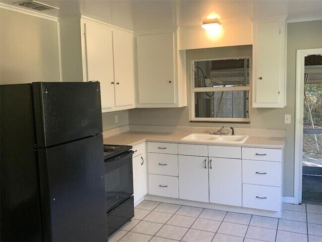 Building Photo - 1604 Unitah Ave