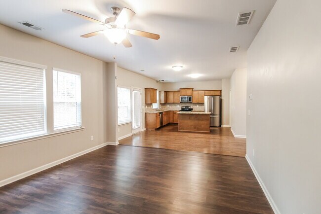 Foto del edificio - 414 Darbys Run Ct