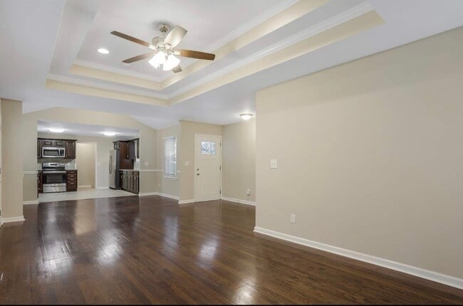 Building Photo - 2740 Bonnybrook Dr SW