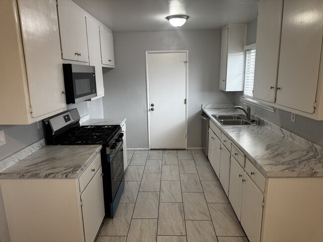 Foto del edificio - 18938 Live Oak St