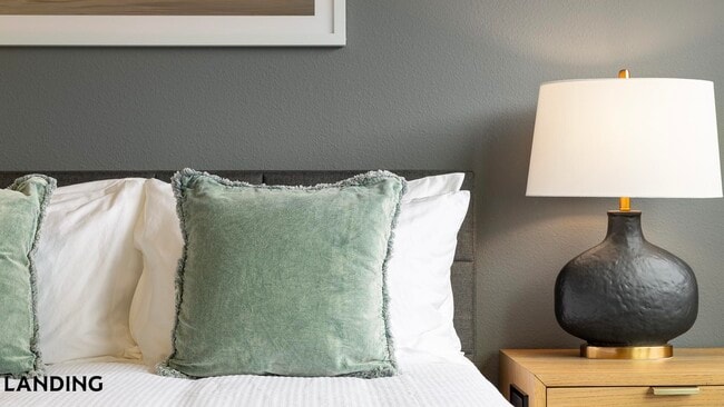 Building Photo - 909 Mansion Dr