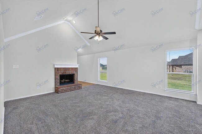 Foto del edificio - 324 Greenhaven Dr