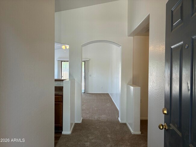 Foto del edificio - 24032 W Pecan Rd