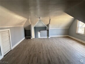 Building Photo - 1390 E 109th St