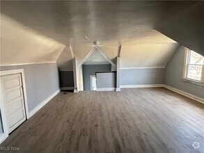 Building Photo - 1390 E 109th St
