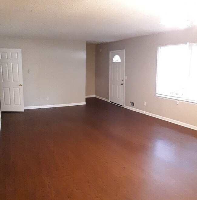 Foto del edificio - 3 Bed 2.5 Bath in Marietta!