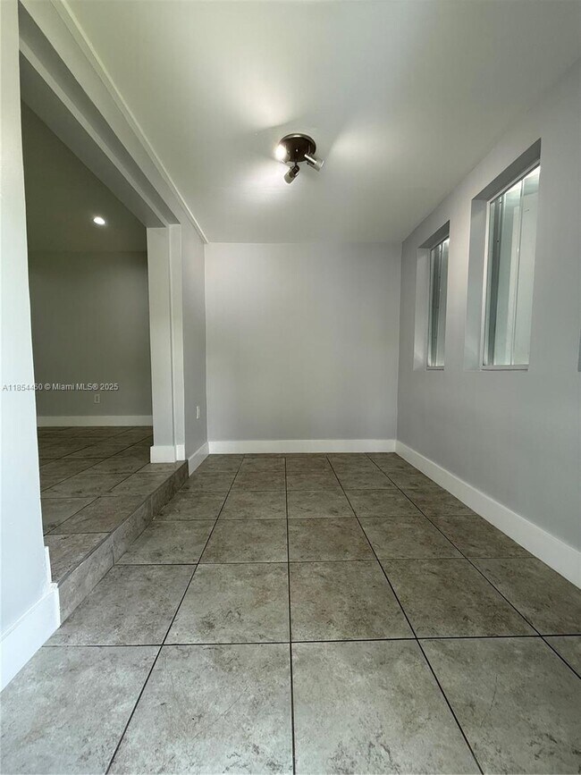 Foto del edificio - 12235 NE 12th Pl