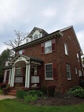 Building Photo - 401 E Lancaster Ave