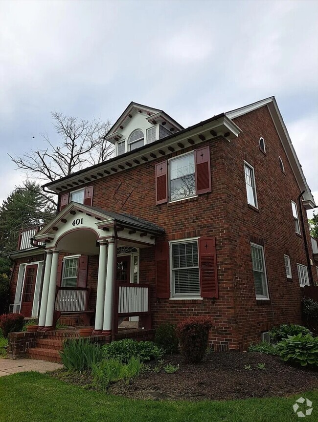 Building Photo - 401 E Lancaster Ave