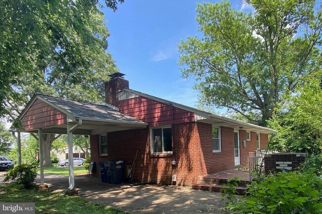 Building Photo - 2703 Dawn Dr