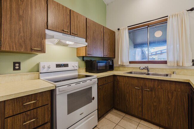 Building Photo - 217 Pinon Causeway