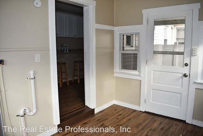 Foto del edificio - 3 br, 1 bath House - 512 E 3rd Street