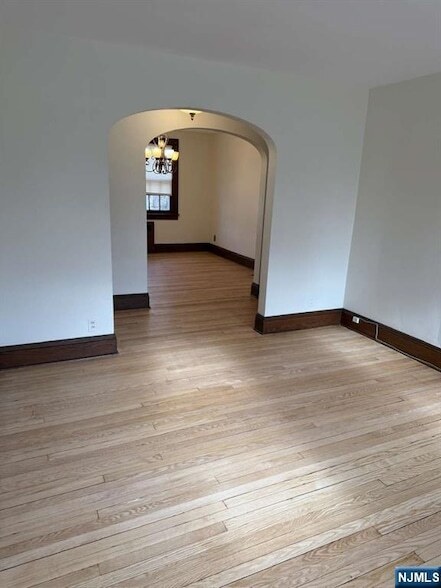 Foto del edificio - 221 Everett Pl