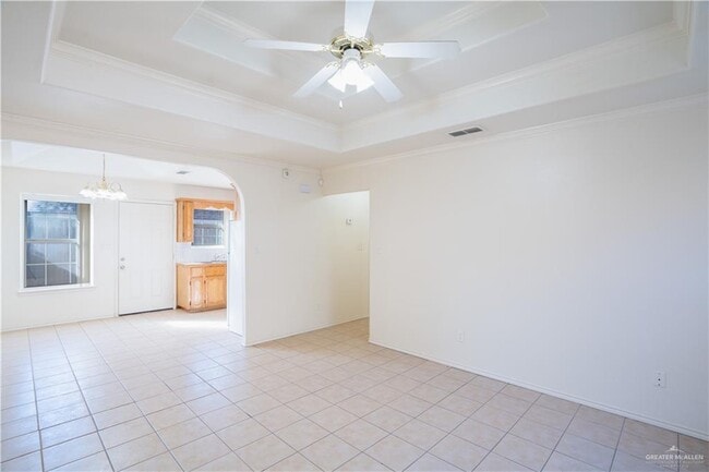 Building Photo - 27 E Quail St
