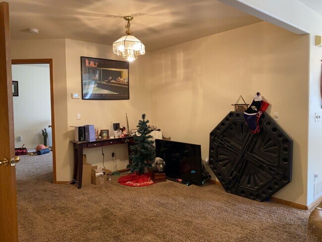 Building Photo - 906 Richmond Dr