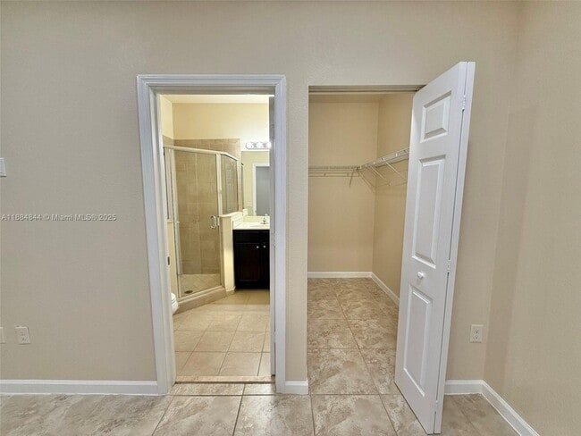 Building Photo - 9252 SW 171st Ct