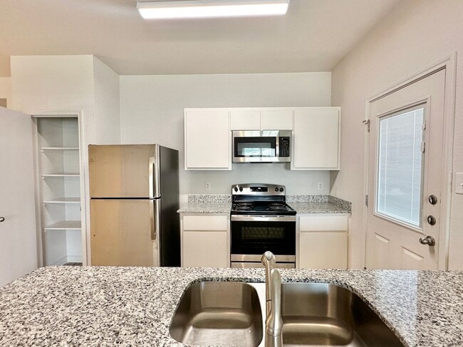 Foto del edificio - 1817 Clovis Dr