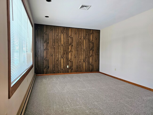 Foto del edificio - 1007 Lilac Ln