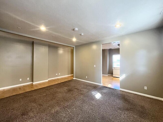 Building Photo - 519 S 500 E
