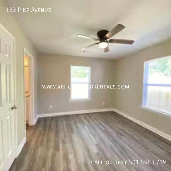 Foto del edificio - 153 Pike Ave
