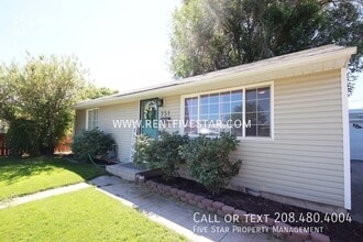 Building Photo - 751 Hemlock St