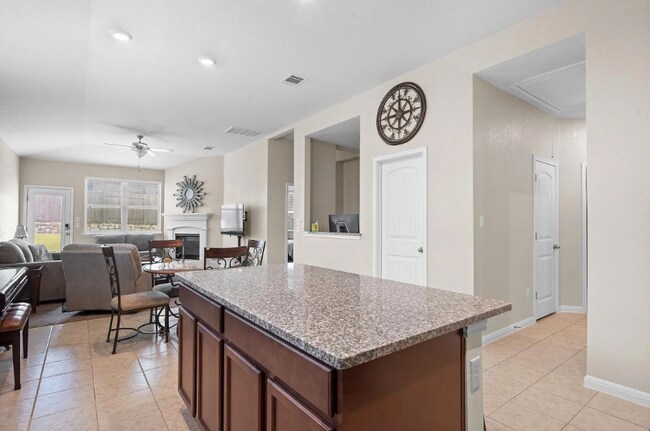 Foto del edificio - 1608 Torre St