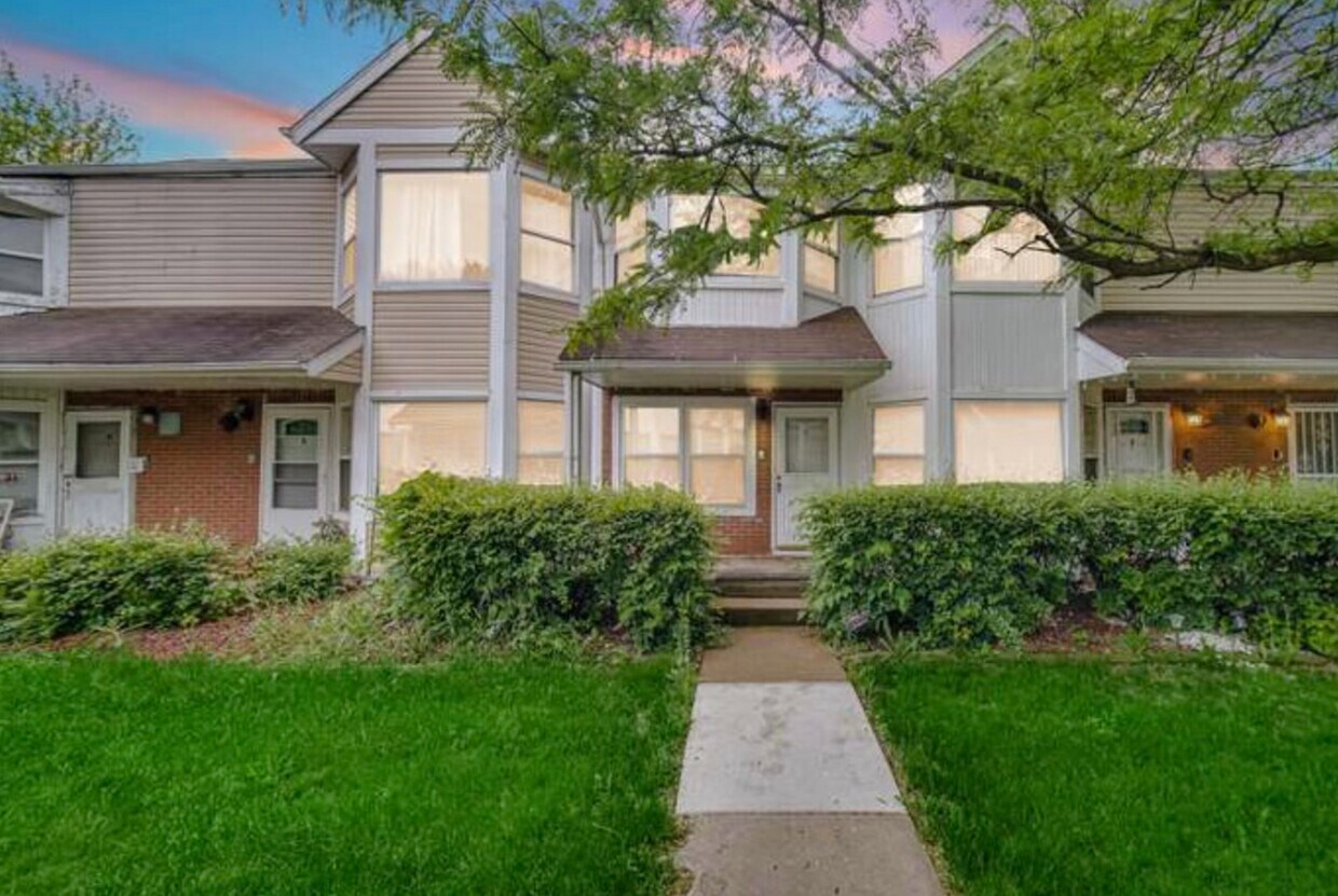 Foto principal - 1838 S Springfield Ave