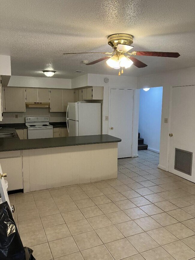 Foto del edificio - 378 SE Lake Forest Pl
