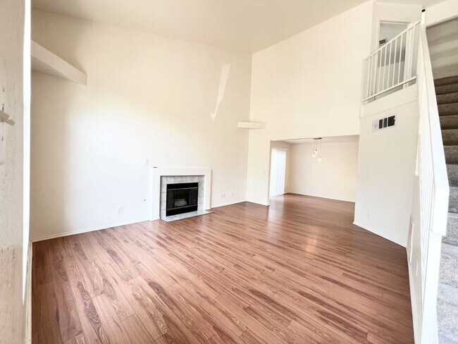 Foto del edificio - Spacious Townhome in Desirable Green Valle...