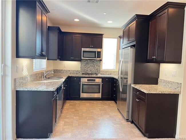 Foto del edificio - 663 Huron Pl