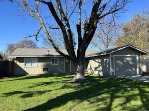 Building Photo - 331 C St