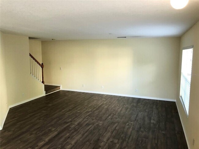 Building Photo - 3844 Mandalay Dr