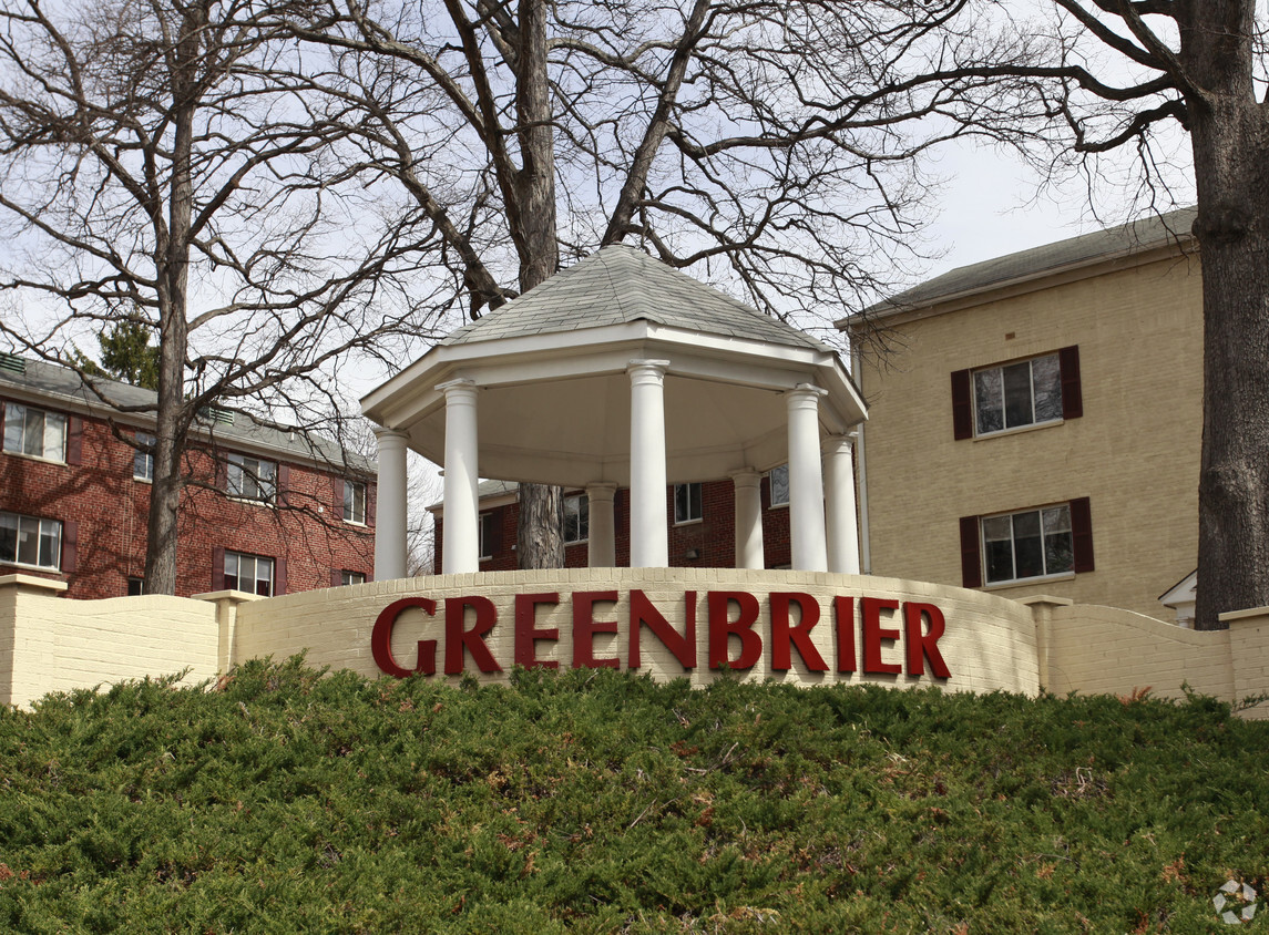 Building Photo - Greenbrier Apartments