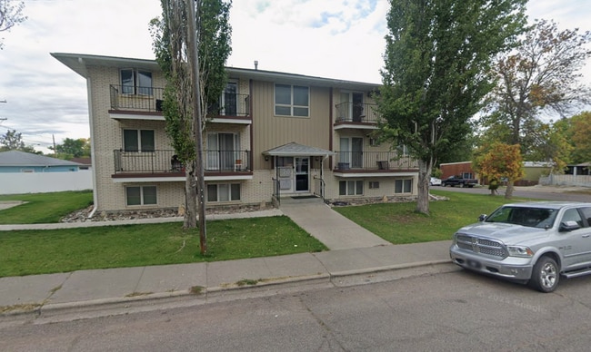 Building Photo - 700 13th St S