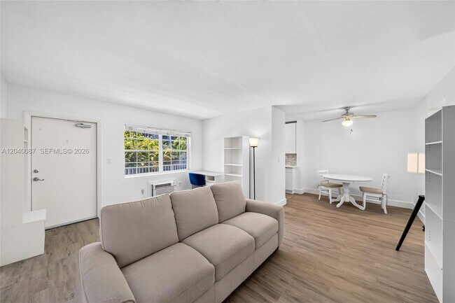 Building Photo - 6565 Santona St