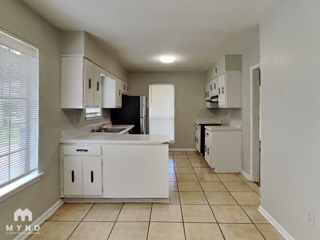 Foto del edificio - 2139 Oldfield Dr
