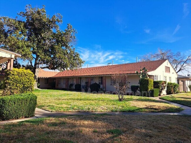 Foto del edificio - 3465 E McKinley Ave