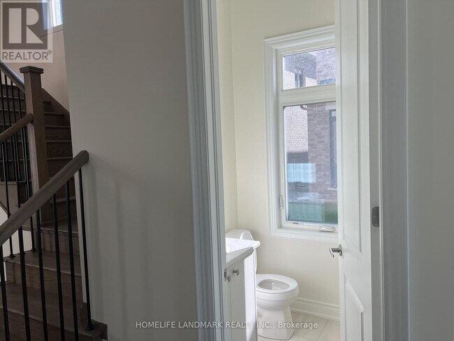 Photo du bâtiment - 221 Leslie Richards St