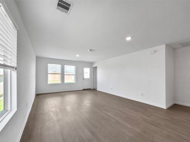Building Photo - 207 Brandi Dr