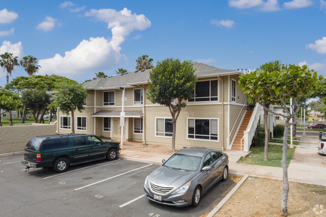 Kekuilani Gardens Apartments in Kapolei, HI