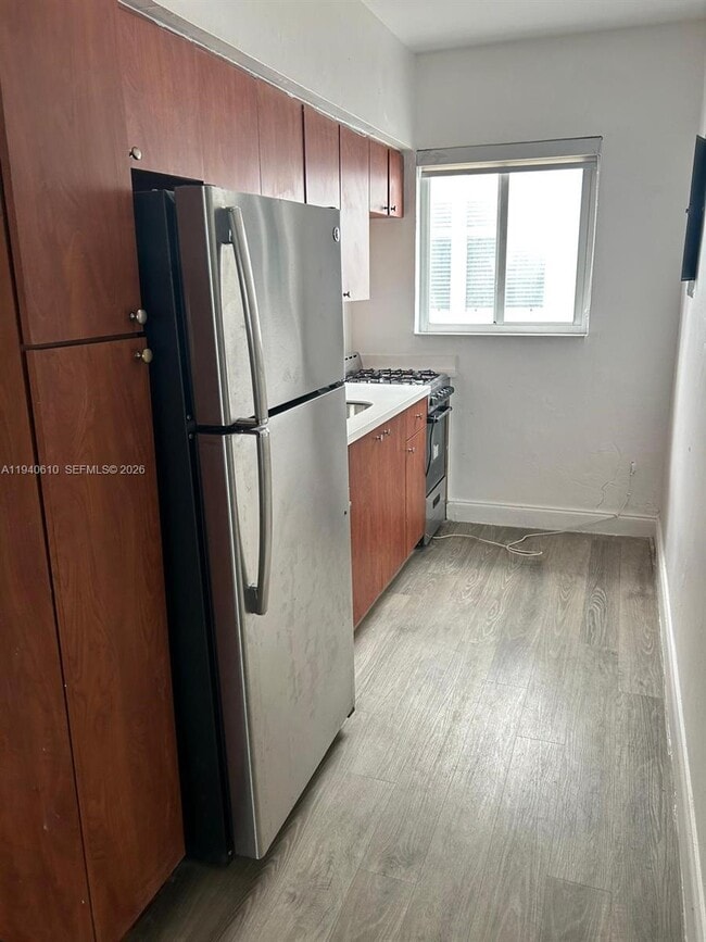 Foto del edificio - 7330 Harding Ave