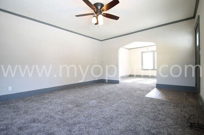 Building Photo - 3325 N 42nd St