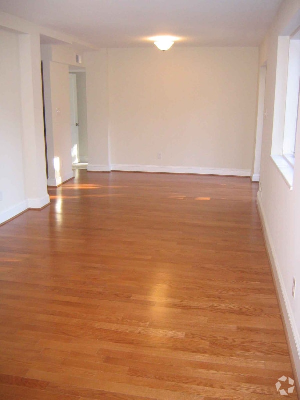 Building Photo - 223 S Dotger Ave