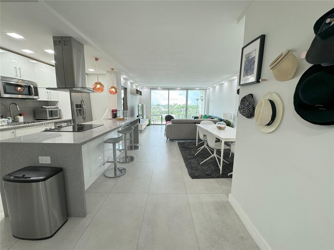 Photo - 9500 W Bay Harbor Dr Apartment