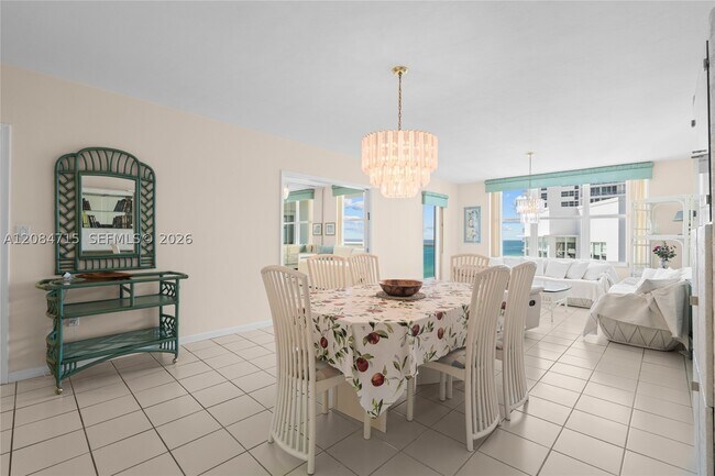 Building Photo - 5001 Collins Ave