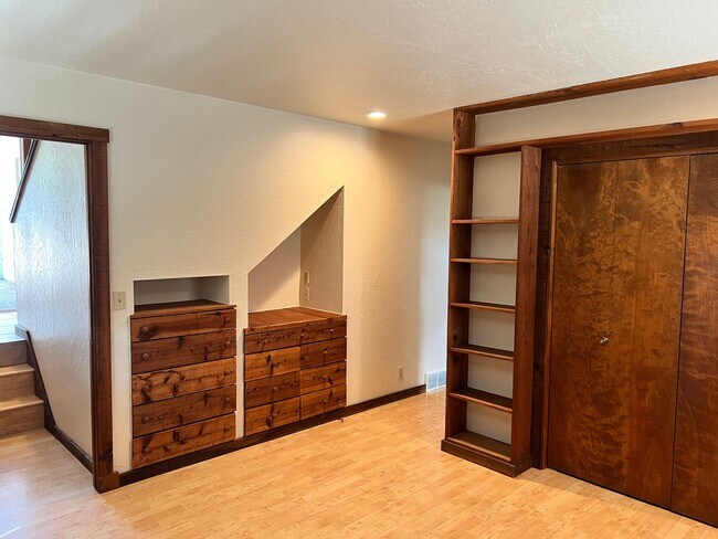 Building Photo - Prospector Townhome